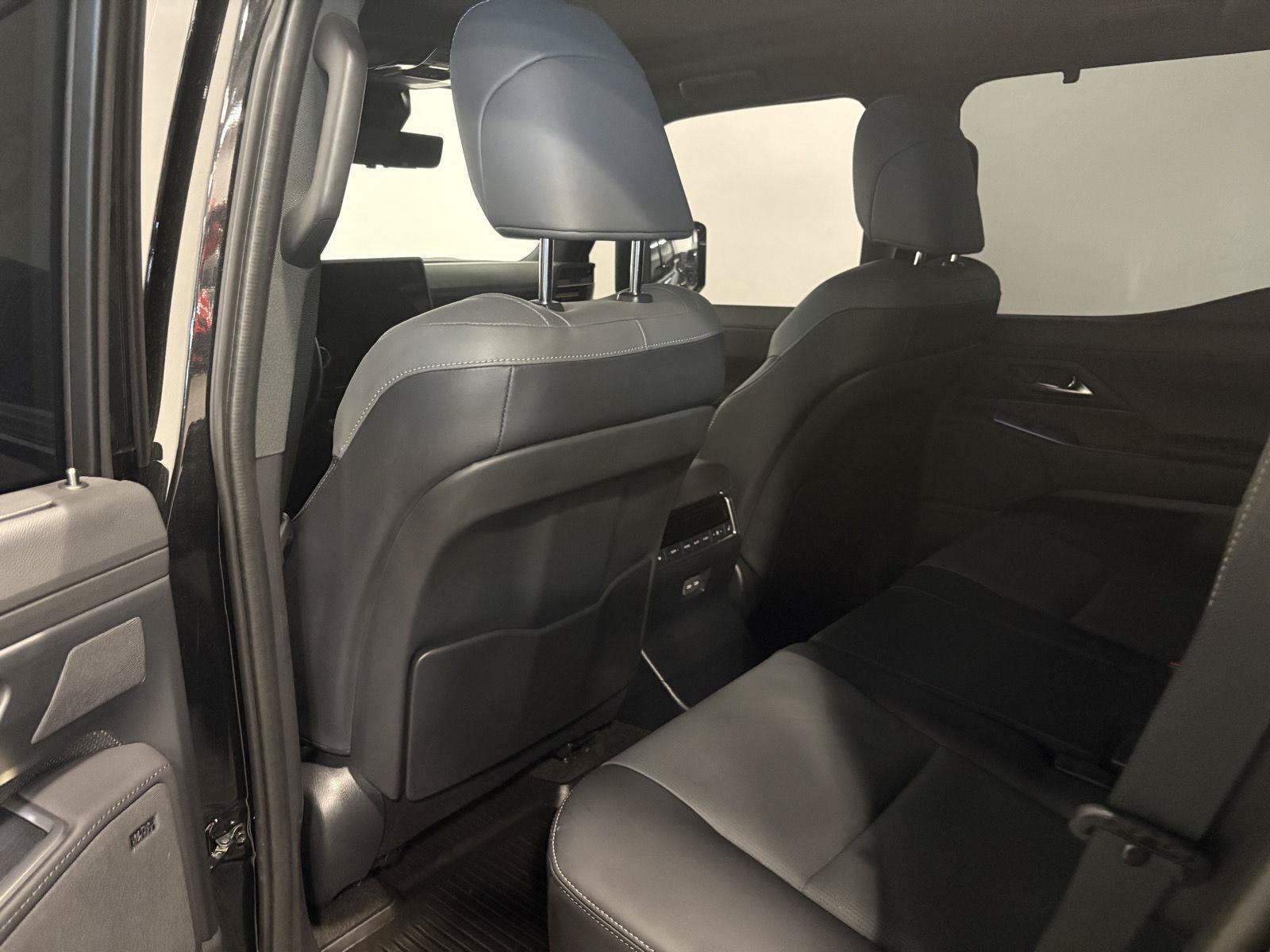 Used 2026 Lexus GX 550 w/ Accessory Package (2T) AWD/4WD image 33