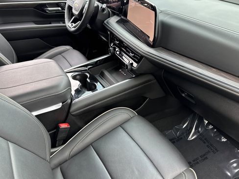 Used 2025 Chevrolet Tahoe Premier image 17