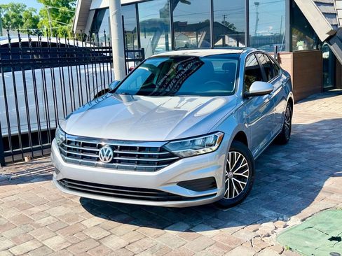 Used 2020 Volkswagen Jetta SE w/ SE Cold Weather Package FWD image 1