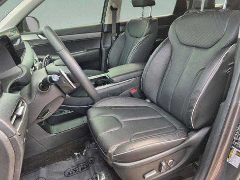 Used 2024 Hyundai Palisade SEL FWD image 19