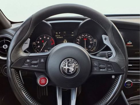 Used 2018 Alfa Romeo Giulia Quadrifoglio w/ Driver Assist Dynamic Package RWD image 10