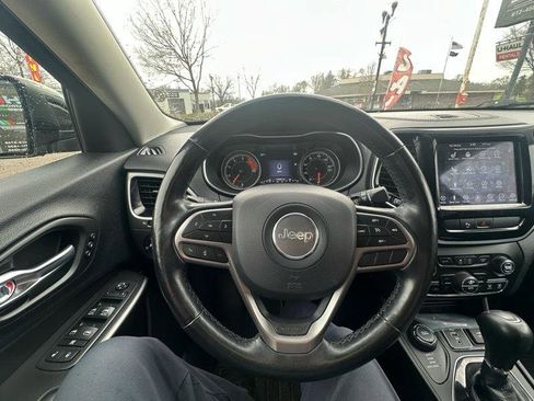 Used 2020 Jeep Cherokee Limited AWD/4WD image 10
