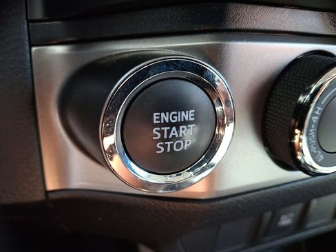 Used 2023 Toyota Tacoma SR5 AWD/4WD image 23