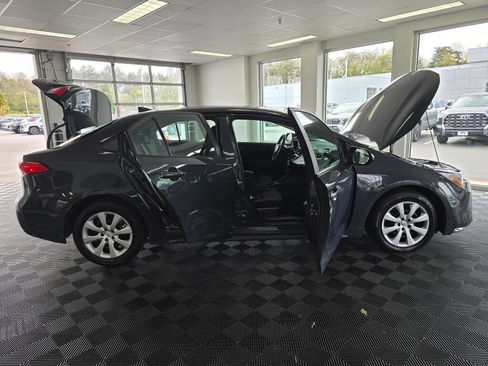 Used 2024 Toyota Corolla LE FWD image 17