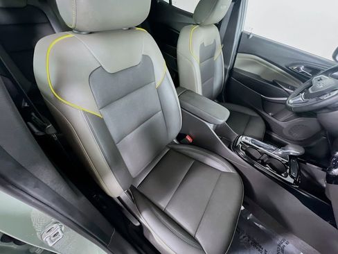 Used 2025 Chevrolet Trax ACTIV w/ Sunroof Package image 27