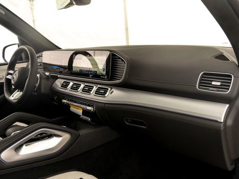 New 2026 Mercedes-Benz GLE 63 AMG S image 28