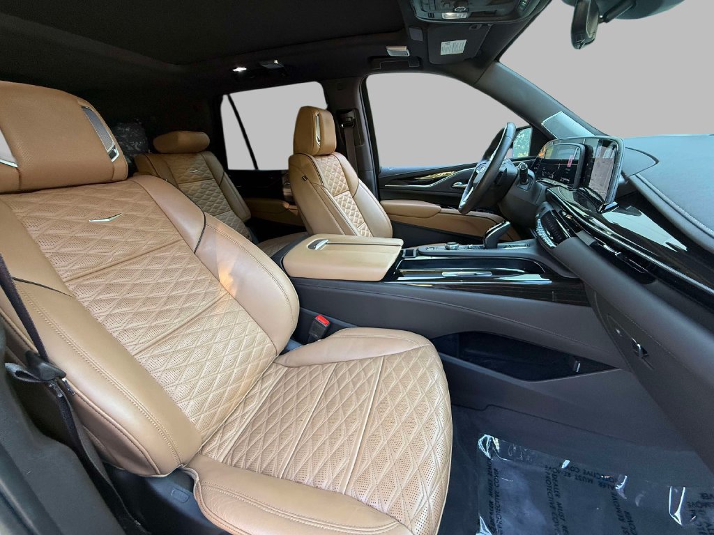 Used 2023 Cadillac Escalade Premium Luxury w/ Performance Package AWD/4WD image 14