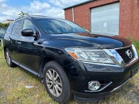 Used 2016 Nissan Pathfinder SV AWD/4WD image 3