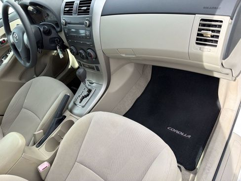 Used 2011 Toyota Corolla LE FWD image 32