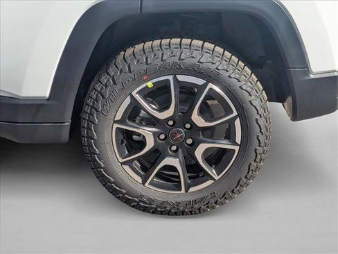 New 2026 Jeep Compass Trailhawk image 10