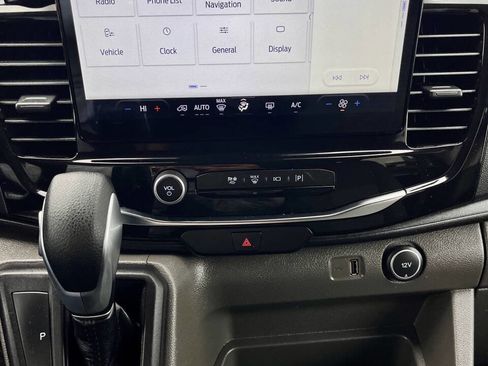 Used 2023 Ford Transit 350 XLT image 10