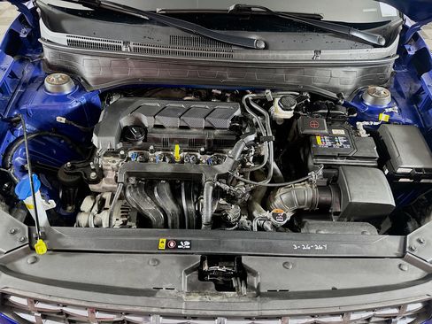 Used 2025 Hyundai Venue SEL FWD image 33