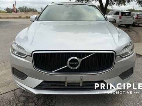 Used 2018 Volvo XC60 T5 Momentum w/ Convenience Package image 3