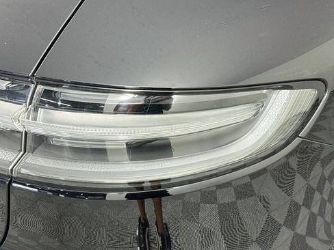 Used 2023 Porsche Macan S AWD/4WD image 31