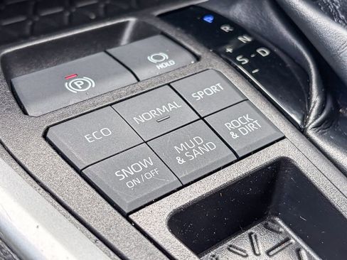 Used 2023 Toyota RAV4 LE AWD/4WD image 33