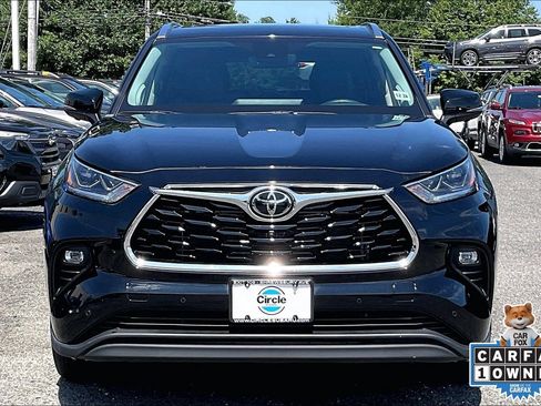 Used 2023 Toyota Highlander Limited AWD/4WD image 3