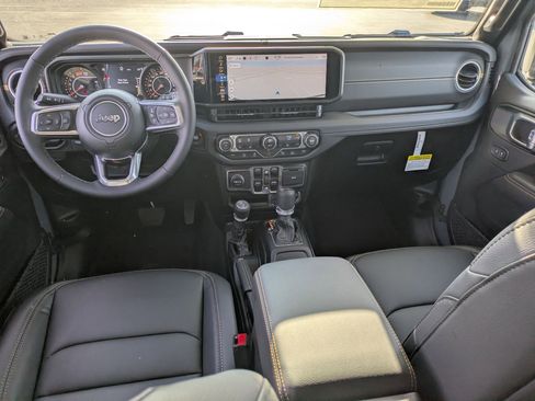 New 2026 Jeep Wrangler Unlimited Sahara AWD/4WD image 23