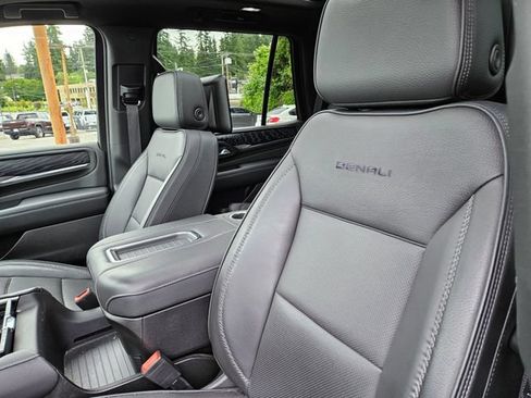 Used 2023 GMC Yukon Denali w/ Denali Reserve Package AWD/4WD image 6