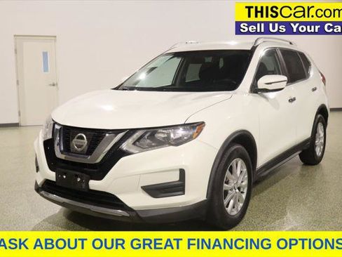 Used 2017 Nissan Rogue SV FWD image 4