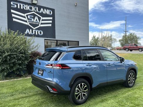Used 2026 Toyota Corolla Cross AWD Hybrid w/ Cold Weather Package image 7