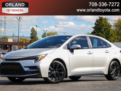 Certified 2025 Toyota Corolla SE image 1