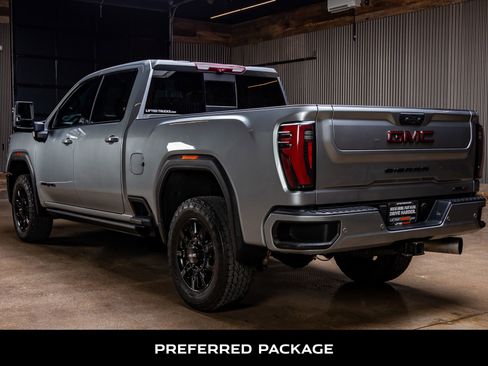 Used 2024 GMC Sierra 2500 AT4 w/ AT4 Premium Plus Package AWD/4WD image 6