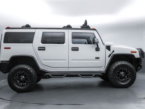Used 2003 HUMMER H2 w/ Preferred Equipment Group AWD/4WD image 3
