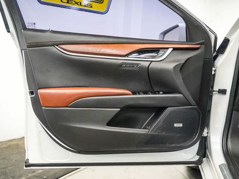 Used 2017 Cadillac XTS Luxury w/ Driver Awareness Package FWD image 21