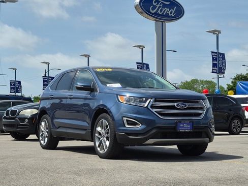 Certified 2018 Ford Edge Titanium w/ Equipment Group 301A FWD image 2