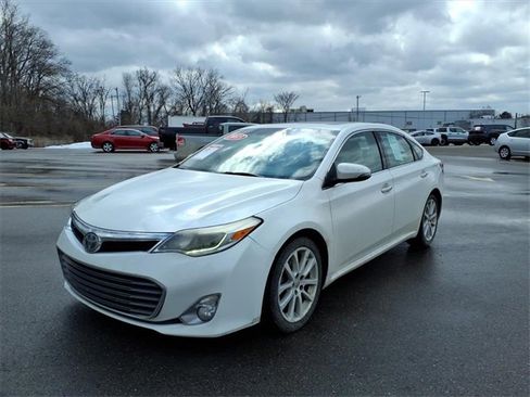 Used 2013 Toyota Avalon Limited image 3