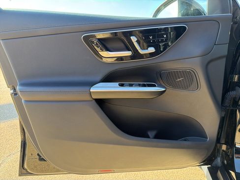 Used 2024 Mercedes-Benz GLC 300 4MATIC image 13