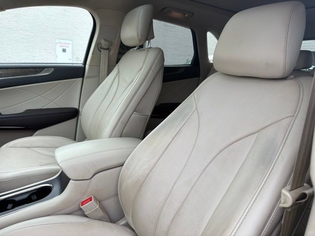 Used 2017 Lincoln MKC Reserve w/ Lincoln MKC Climate Package AWD/4WD image 14