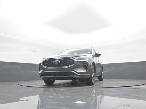 Certified 2023 Ford Escape ST-Line w/ Tech Pack #1 image 32