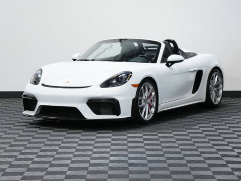 Used 2021 Porsche 718 Boxster Spyder image 3