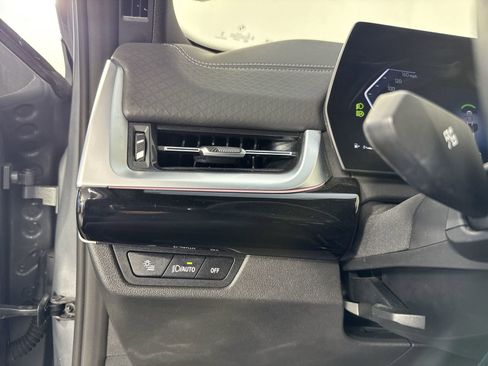 Used 2025 BMW X2 xDrive28i image 14