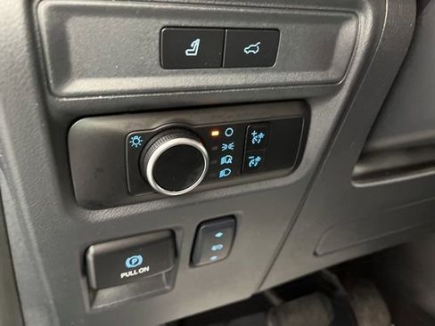 Used 2024 Ford Expedition XLT image 32