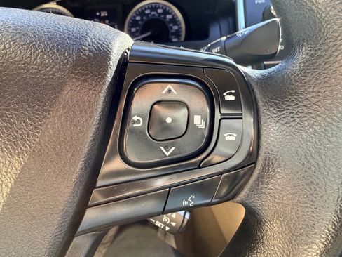 Used 2017 Toyota Camry LE image 21