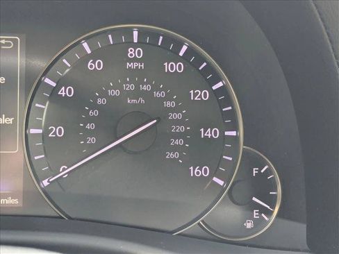 Used 2016 Lexus GS 200t w/ Preferred Accessory Package RWD image 8