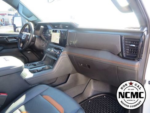 Used 2025 GMC Sierra 2500 AT4 AWD/4WD image 61