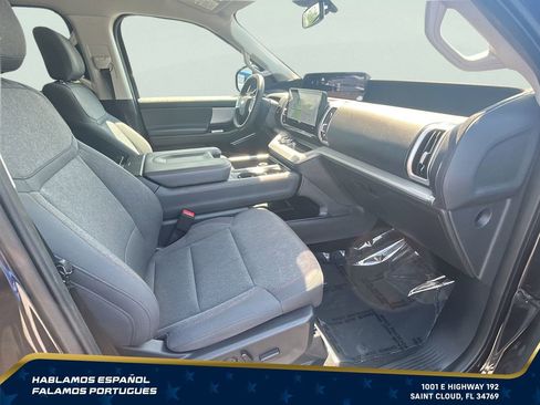 Used 2025 Ford Expedition Active AWD/4WD image 37