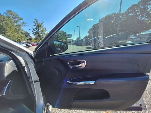 Used 2015 Toyota Avalon XLE Touring image 28