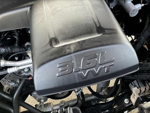 Used 2024 RAM 1500 Classic SLT RWD image 33