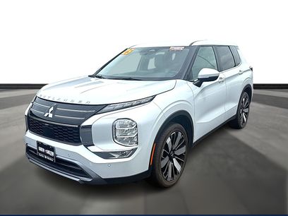 Used 2025 Mitsubishi Outlander SE