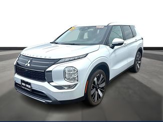 Used 2025 Mitsubishi Outlander SE FWD video 1