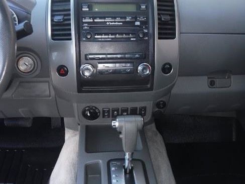 Used 2012 Nissan Frontier SL w/ Moonroof Pkg image 16