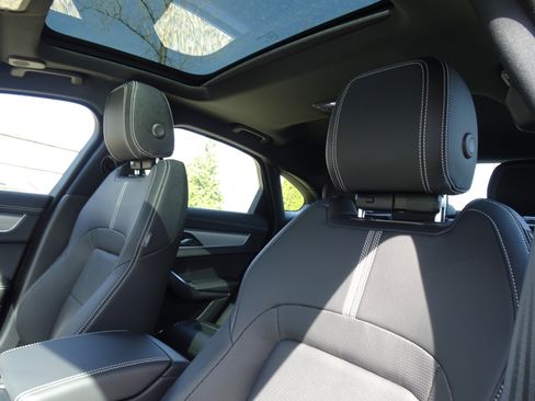 New 2024 Jaguar XF R-Dynamic SE image 19