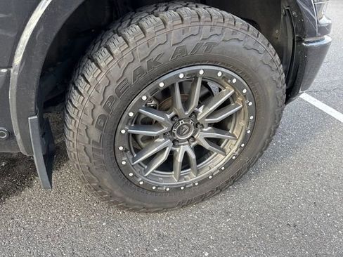 Used 2019 Ford F150 Limited w/ Trailer Tow Package image 9