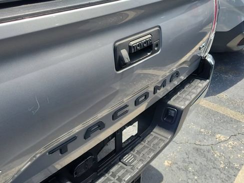 Used 2021 Toyota Tacoma SR5 RWD image 7