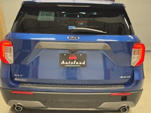 Used 2022 Ford Explorer XLT w/ Equipment Group 202A AWD/4WD image 6