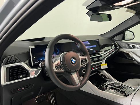 New 2026 BMW X6 xDrive40i w/ Climate Comfort Package image 4